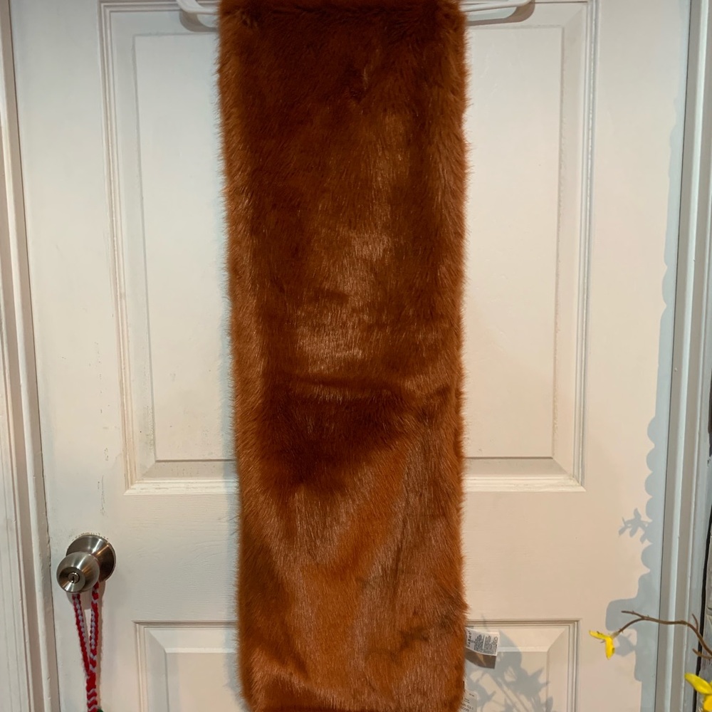 Banana Republic Faux Fur Scarf - Picture 2 of 4
